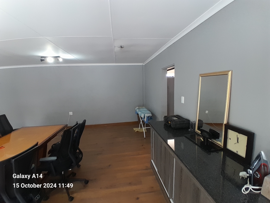 6 Bedroom Property for Sale in Protea Park North West